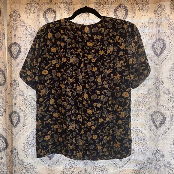 Talbots Navy Floral‎ Top Size 6P - Picture 2 of 5